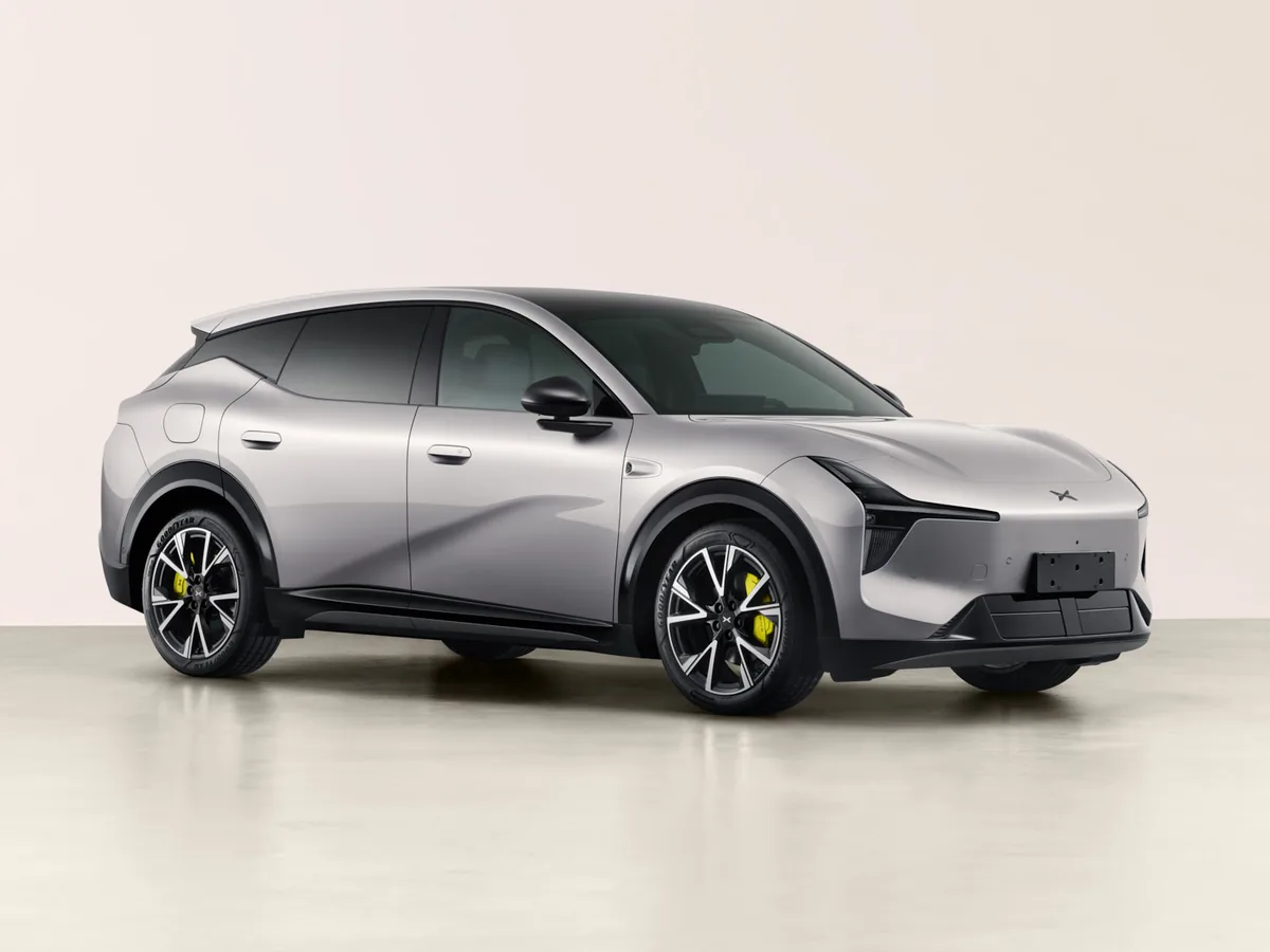 The MONA L05 from the front three-quarter, a silver car on a white background, as pictured in China’s industry ministry filing
